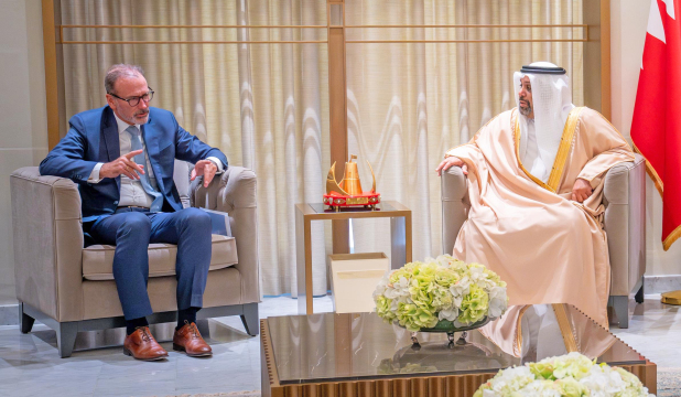 <p>Finance and National Economy Minister Shaikh Salman bin Khalifa Al Khalifa yesterday received outgoing German Ambassador Clemens Hach, and emphasised close relations that are witnessing continuous growth, especially in the financial and economic fields. He pointed out the importance of continuing to enhance and expand co-operation. The minister praised the envoy&rsquo;s efforts in enhancing financial and economic co-operation between the two countries, wishing him continued success in his future diplomatic missions.&nbsp;</p>
<div class="explain-selected-button explain-selected-circle"></div>